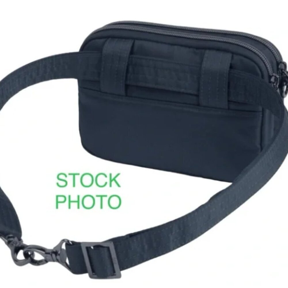 NWOT- LUG- COUPE SE- Navy - Picture 3 of 5